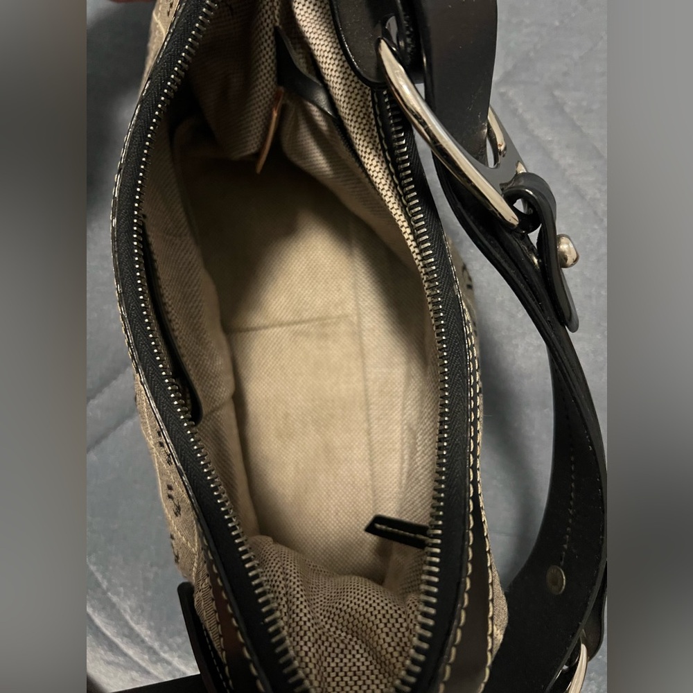 Dooney & Bourke women’s Signature canvas tan & black Boho shoulder handbag/purse - Picture 3 of 6